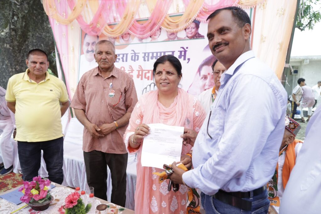 आजाद विधायक इस्तीफा देकर दोबारा विधायक का चुनाव लड़ रहा, ऐसी क्या मजबूरी : कमलेश