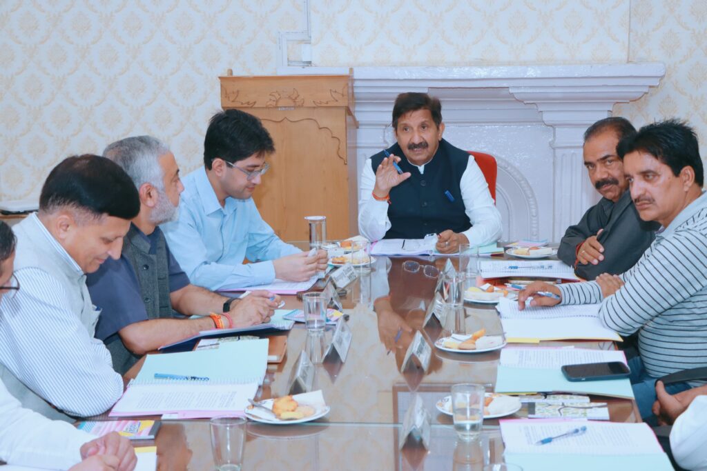 परिवहन निगम में 357 कंडक्टरों को जल्द मिलेगी नियुक्ति: मुकेश अग्निहोत्री