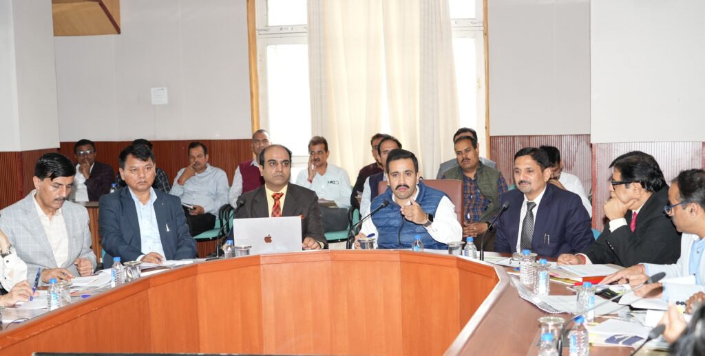 लोक निर्माण मंत्री ने सड़क निर्माण में गुणवत्ता सुनिश्चित करने के निर्देश दिए