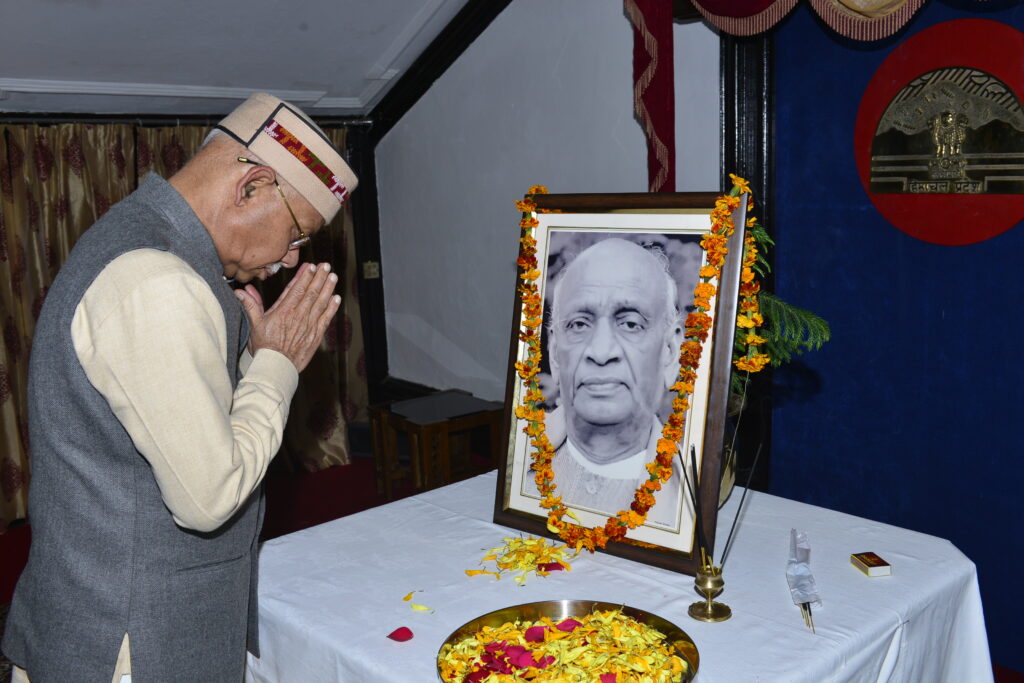 राज्यपाल ने सरदार पटेल की जयंती पर उन्हें श्रद्धांजलि की अर्पित