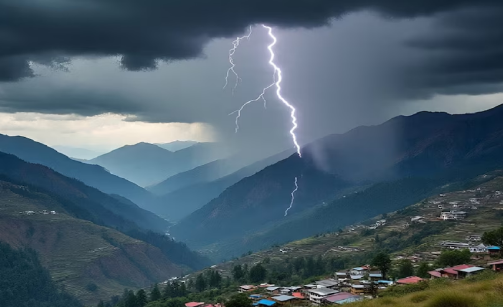 उत्तराखंड वालों संभलकर रहें! संडे-मंडे को बरसेगी आसमानी आफत