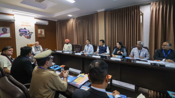 उत्तराखंड आपदा पीड़ितों के लिए 1200 करोड़ का पैकेज