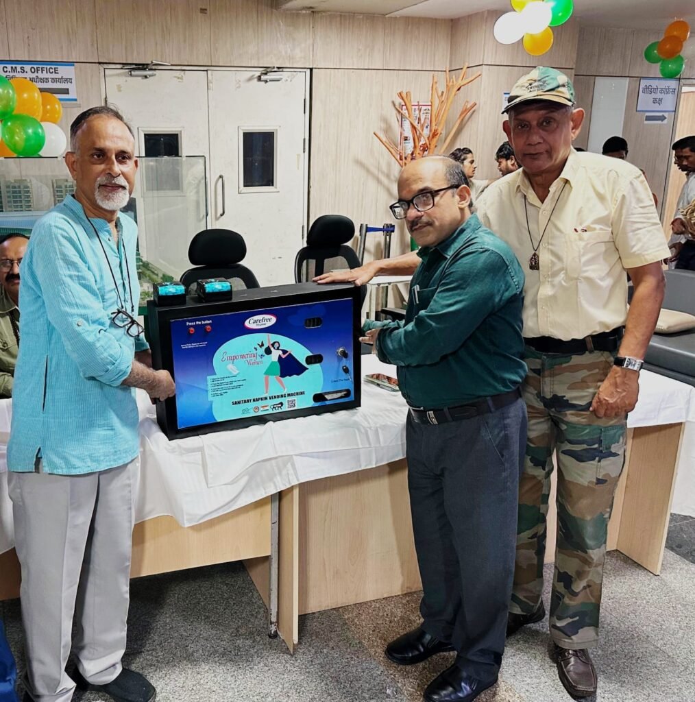 अस्पताल में लगी मुफ्त सैनिटरी पैड वेंडिंग मशीन