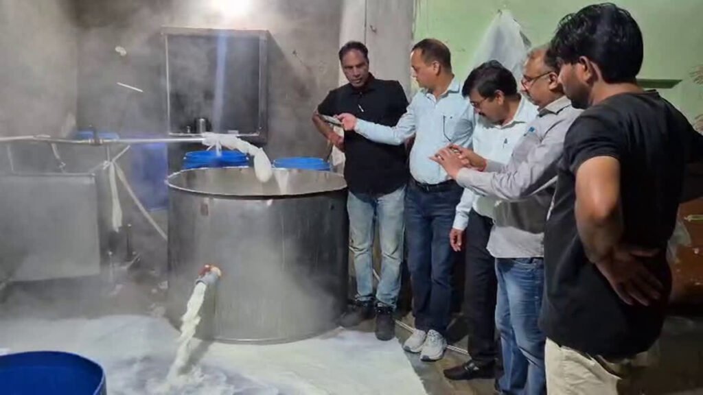 लक्सर में नकली पनीर फैक्ट्री पकड़ी